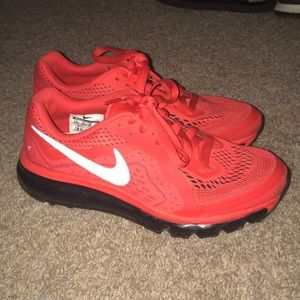 Youth 6.5 Nike sneakers